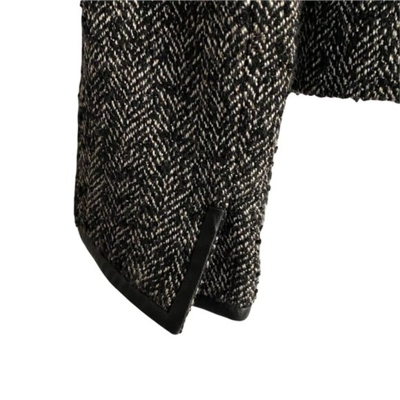 Le Chateau Women's Herringbone Style Blazer - Picture 4 of 7